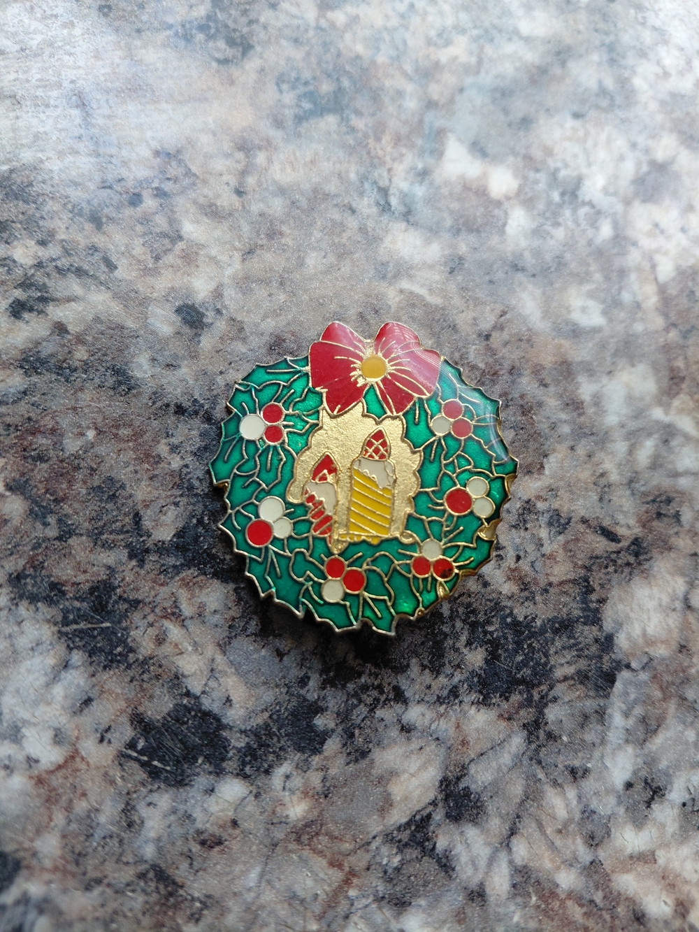 Vintage Christmas Wreath Candle Collectible Holiday Metal Pin Brooch